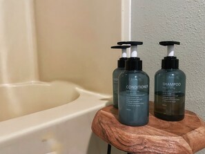 Bathroom amenities