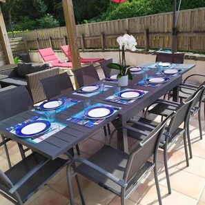 Outdoor dining
