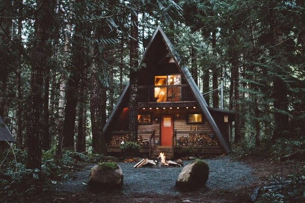 The Little Owl Cabin at Mt. Rainier, your Pacific Northwest cabin fantasy