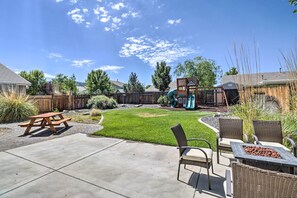 Private Backyard | Gas Fire Pit | <12 Mi to Downtown Reno