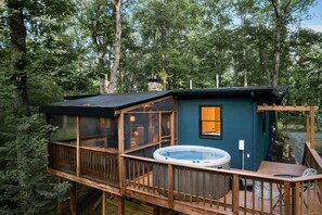 Covered porch, Hot tub on deck in picturesque surroundings 