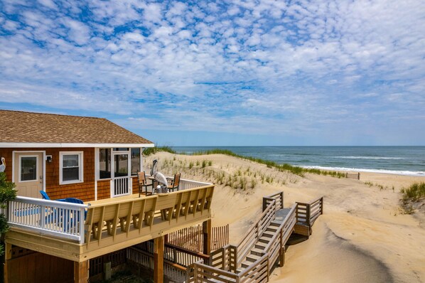 SNH448: L'il Seabreeze | Oceanfront Deck and Walkway and View