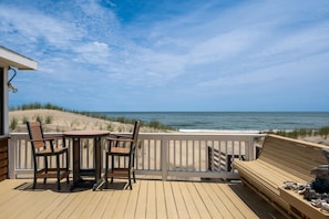 SNH448: L'il Seabreeze | Oceanfront Deck