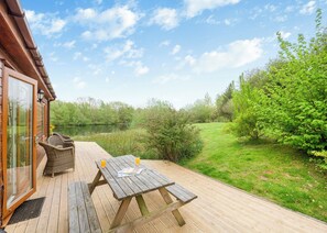 The Top Boathouse - Anglesey Lakeside Lodges, Anglesey