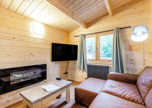 Robin Log Cabin - Quarry Walk Lodges, Freehay, Cheadle