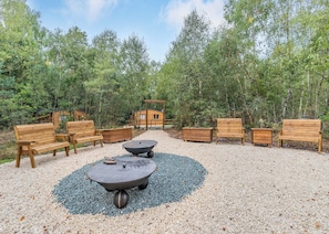 Robin Log Cabin - Quarry Walk Lodges, Freehay, Cheadle