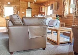 Dyfed Lodge - Pantglas Hall Lodges, Llandeilo, Nr Carmarthen
