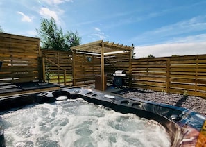 Bain à remous extérieur