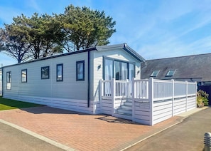 Perranporth VIP Lodge 2 Bed Hot Tub - St Agnes Holiday Park, Blackwater, St Agnes