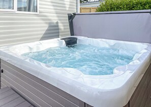 Perranporth VIP Lodge 2 Bed Hot Tub - St Agnes Holiday Park, Blackwater, St Agnes