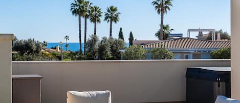 Roof terrace with sea view