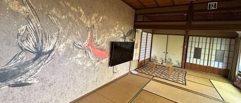 This is a large Japanese-style room.