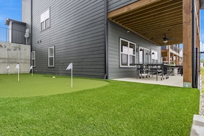 Putting Green at Rock and Reel!
