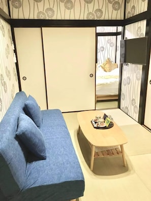 Japanese-style room 1