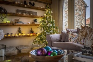Horse Yard Barn, Warham: In the festive season