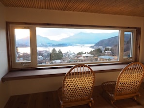 Spectacular views from the loft. When the weather is nice, you can see the Akaishi Mountains of the Southern Alps in the distance to the right.