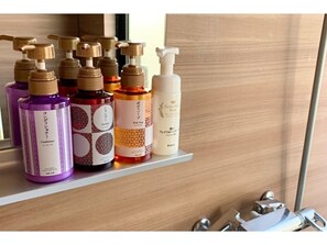 Bathroom amenities