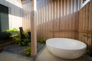 Private open-air bath