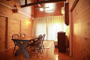 Ceiling fan in the living room.