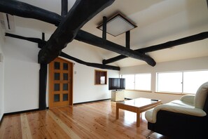 2F living