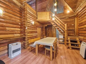 ・【Campanula】Authentic all-log cottage. Why not try living in the log house of your dreams?