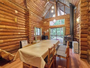 ・【Campanula】A living room where you can feel the warmth of logs. The open ceiling creates an open space.