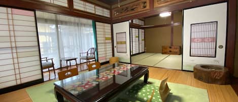 1st floor guest room 8 tatami mats x 2 rooms