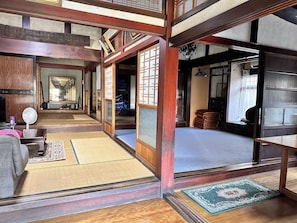 There are four 8-tatami Japanese-style rooms.