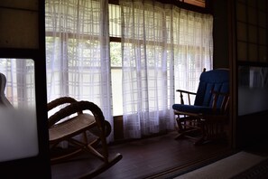 Rocking chairs are also available.