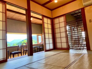 Bedroom (Japanese-style room, relaxation corner)