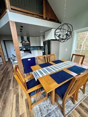 Dining Area (1)