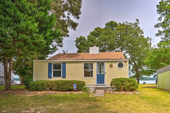 Gloucester Vacation Rental | 3BR | 2BA | 895 Sq Ft | 2 Steps to Enter