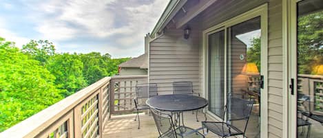 Wintergreen Resort Vacation Rental | 2BR | 2BA | Stairs Required for Access