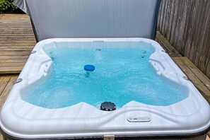 屋外スパ浴槽