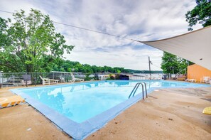 Community Amenities | Keyless Entry