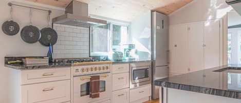 Full-size chef's kitchen with all new appliances