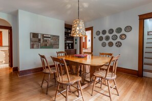 Dining Room to accommodate 8 people