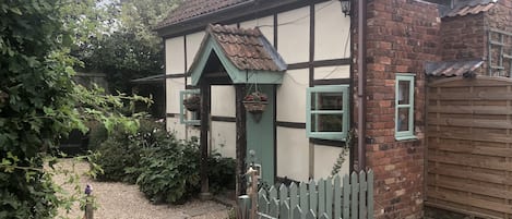 Front of Soldiers Cottage