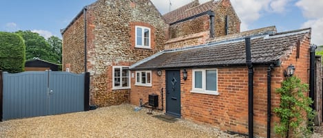 Ken Hill Cottage, Snettisham: Front elevation