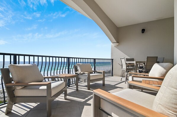 Freshly Remodeled condo - Nov 2024- inside and out!