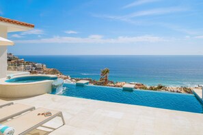 Jacuzzi and infinity pool with amazing ocean views