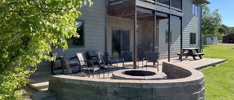 Back patio deck with fire pit