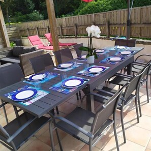 Outdoor dining