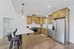 Well Appointed Large Kitchen