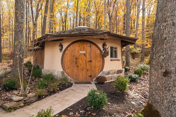 Experience the beauty of the Laurel Highlands. Book your mountain getaway today.
We offer the most unique collection of vacation homes in Laurel Highlands. From a cozy couple's getaway to a sprawling 400-acre private retreat, we have the perfect accommodations for your destination getaway.