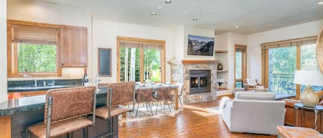 1.0-terraces-1301-telluride-vacation-rental-living-room2-edit