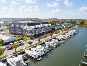Lake Pointe Condo's
