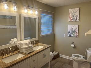 Bathroom upstairs 