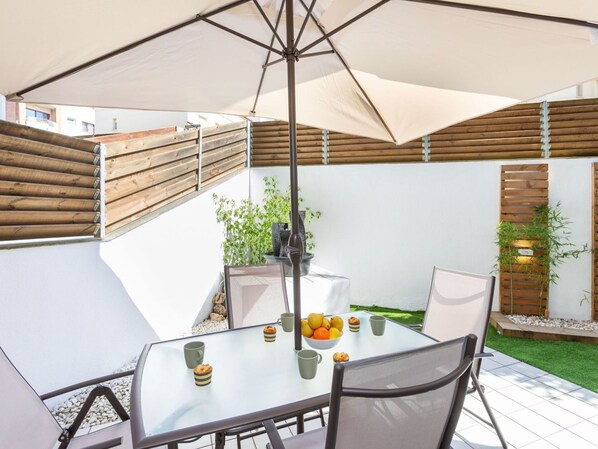 Table, Furniture, Building, Plant, Chair, Shade, Wood, Outdoor Furniture, Interior Design, Rectangle