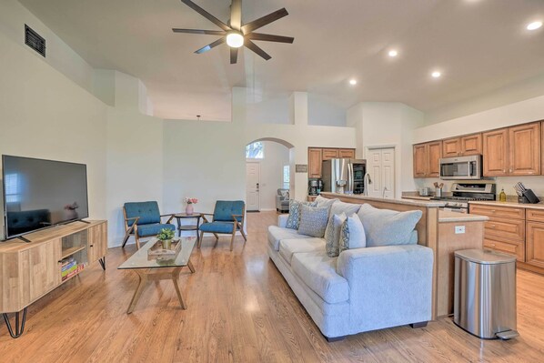 Brandon Vacation Rental | 3BR | 2BA | 1,607 Sq Ft | Step-Free Access